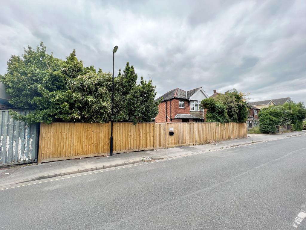 Lot: 20 - FREEHOLD DEVELOPMENT SITE FOR FOUR TOWN HOUSES -